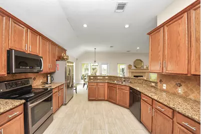 15511 Seminole Canyon Drive, Sugar Land, TX 77498 - Photo 6