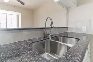 6815 Beachwood St, Houston, TX 77021 - Photo 12