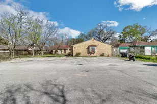 6815 Beachwood St, Houston, TX 77021 - Photo 2