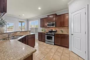 2406 Scarlet View Ln, Fresno, TX 77545 - Photo 2