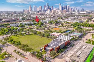 2816 St Emanuel St, Houston, TX 77004 - Photo 2