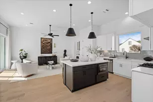 8708 Ojeman Villas Dr, Houston, TX 77055 - Photo 12