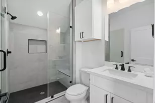 8708 Ojeman Villas Dr, Houston, TX 77055 - Photo 10