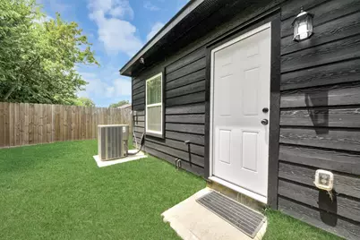 5774 Heron Drive #B, Houston, TX 77033 - Photo 36
