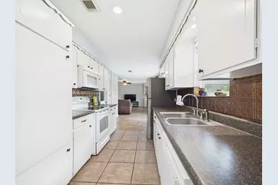 1618 Hamblen Road, Kingwood, TX 77339 - Photo 12