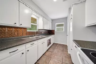 1618 Hamblen Road, Kingwood, TX 77339 - Photo 14