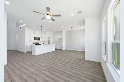 111 Capetown Way, Conroe, TX 77356 - Photo 8