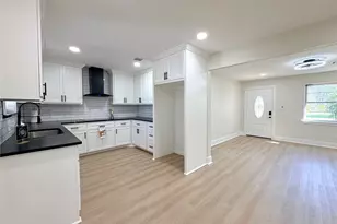 413 La Bradford Dr, Bay City, TX 77414 - Photo 4