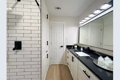 413 La Bradford Drive, Bay City, TX 77414 - Photo 8