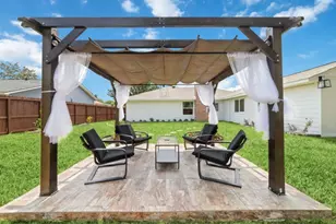 13102 Apple Glen Ln, Houston, TX 77072 - Photo 4