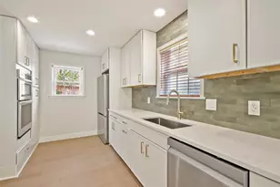 2126 Potomac Dr, Houston, TX 77057 - Photo 12