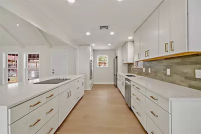 2126 Potomac Drive, Houston, TX 77057 - Photo 10