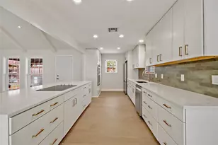 2126 Potomac Dr, Houston, TX 77057 - Photo 10
