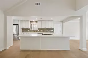 2126 Potomac Dr, Houston, TX 77057 - Photo 8