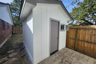 8403 Mullins Dr, Houston, TX 77096 - Photo 38