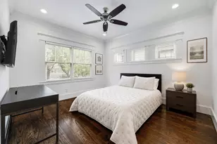 1031 E 7th 1/2 St, Houston, TX 77009 - Photo 20