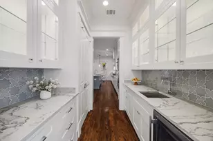 1031 E 7th 1/2 St, Houston, TX 77009 - Photo 10