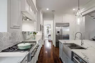 1031 E 7th 1/2 St, Houston, TX 77009 - Photo 4