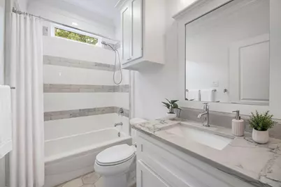 1031 E 7th 1/2 Street, Houston, TX 77009 - Photo 22