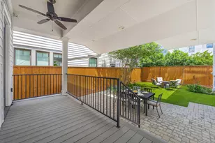 1031 E 7th 1/2 St, Houston, TX 77009 - Photo 28