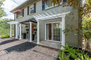 210 Emerson St, Houston, TX 77006 - Photo 10