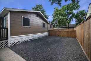 202 Fannin St, Tomball, TX 77375 - Photo 32