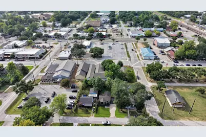 202 Fannin Street, Tomball, TX 77375 - Photo 34