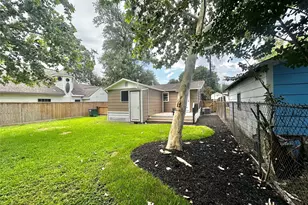 202 Fannin St, Tomball, TX 77375 - Photo 6