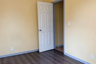 212 S Main St, Conroe, TX 77301 - Photo 12