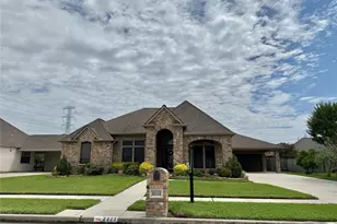 2222 W Lonesome Dove Dr, Deer Park, TX 77536 - Photo 2
