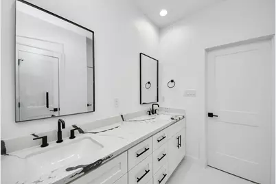 5029 Broom Street #B, Houston, TX 77091 - Photo 10