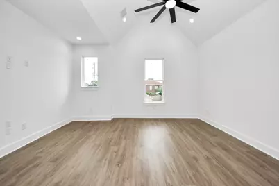 5029 Broom Street #B, Houston, TX 77091 - Photo 6
