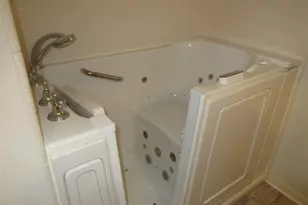 9213 Hammerly Blvd, Houston, TX 77080 - Photo 12