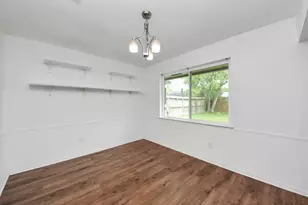 10327 Sageburrow Dr, Houston, TX 77089 - Photo 10