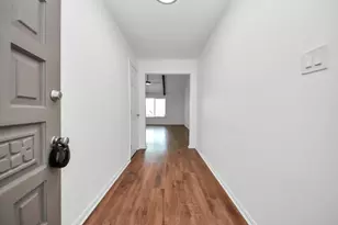 10327 Sageburrow Dr, Houston, TX 77089 - Photo 2