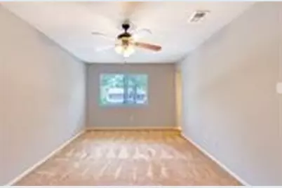 73 S Waxberry Road, The Woodlands, TX 77381 - Photo 4