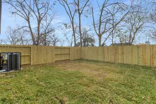 7956 Bonaire St, Houston, TX 77028 - Photo 4