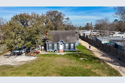 15627 Market Street, Channelview, TX 77530 - Photo 2