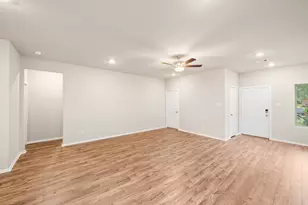 12182 Ridge Top Dr, Conroe, TX 77304 - Photo 10