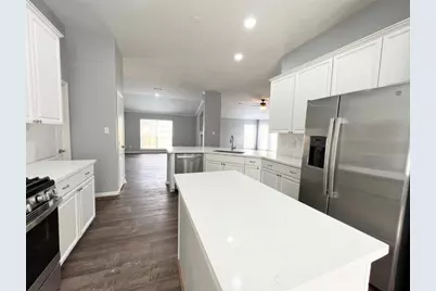 10005 W Chestnut Creek Way W, Pearland, TX 77584 - Photo 12