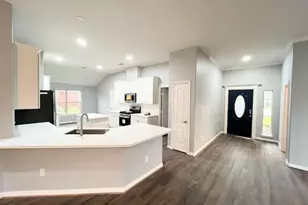 10005 W Chestnut Creek Way W, Pearland, TX 77584 - Photo 2