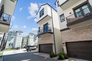 1114 W 15th 1/2 St, Houston, TX 77008 - Photo 2