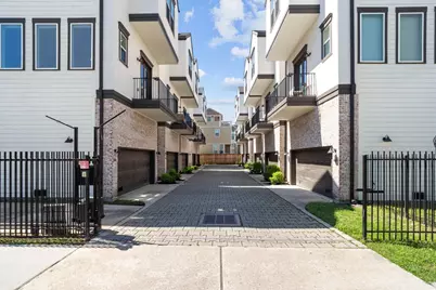 1114 W 15th 1/2 Street #A, Houston, TX 77008 - Photo 4