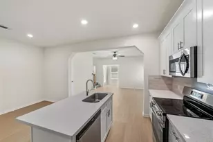 716 W Dallas St, Conroe, TX 77301 - Photo 14