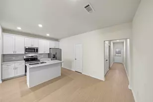 716 W Dallas St, Conroe, TX 77301 - Photo 10