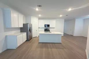 9122 Serene Hvn Dr, Iowa Colony, TX 77583 - Photo 4