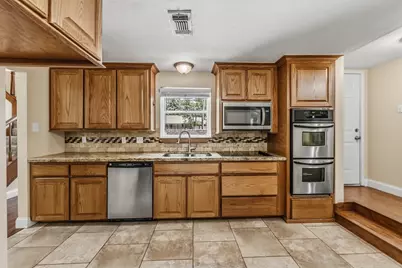 401 Woodmont, Huntsville, TX 77340 - Photo 12