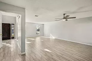 10234 Tablerock Dr, Houston, TX 77064 - Photo 10