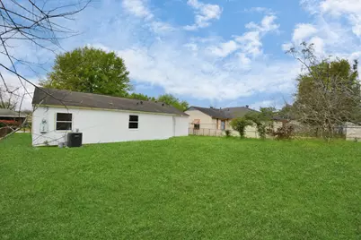 9429 Fairland Drive, Houston, TX 77051 - Photo 32