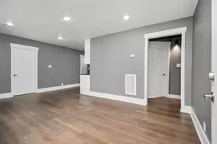 9429 Fairland Dr, Houston, TX 77051 - Photo 6